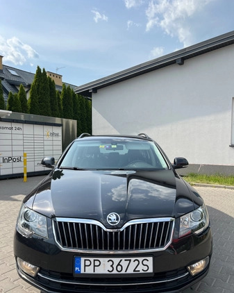 Skoda Superb cena 39000 przebieg: 356951, rok produkcji 2013 z Ząbki małe 232